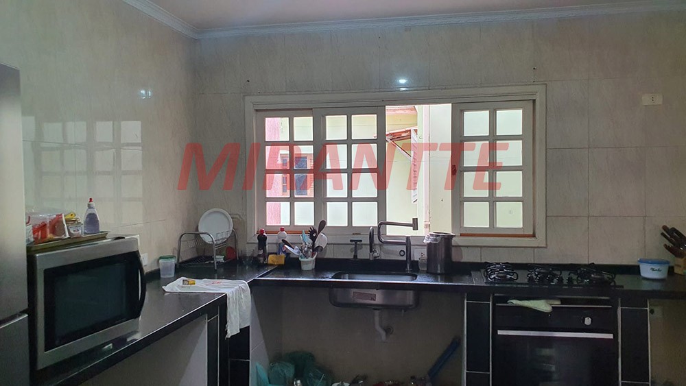 Casa terrea de 237m² com 5 quartos em Vila Nivi