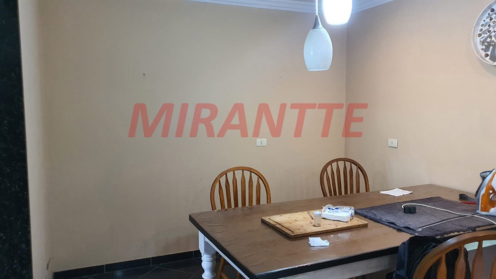 Casa terrea de 237m² com 5 quartos em Vila Nivi