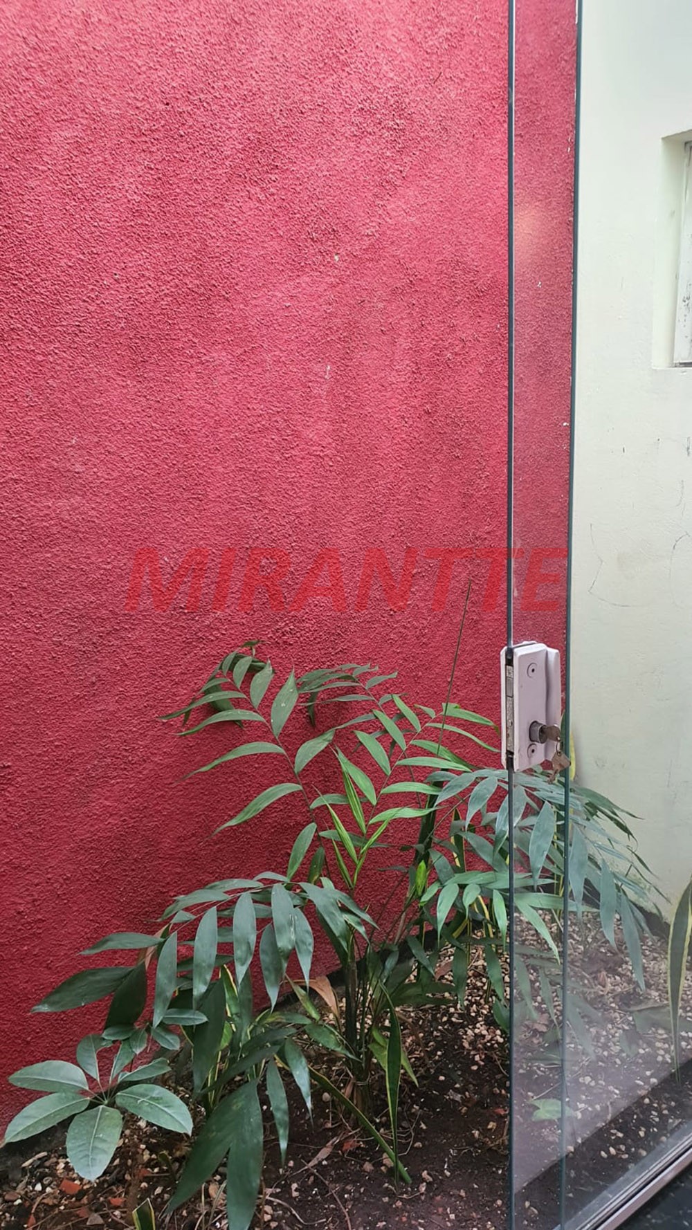 Casa terrea de 237m² com 5 quartos em Vila Nivi