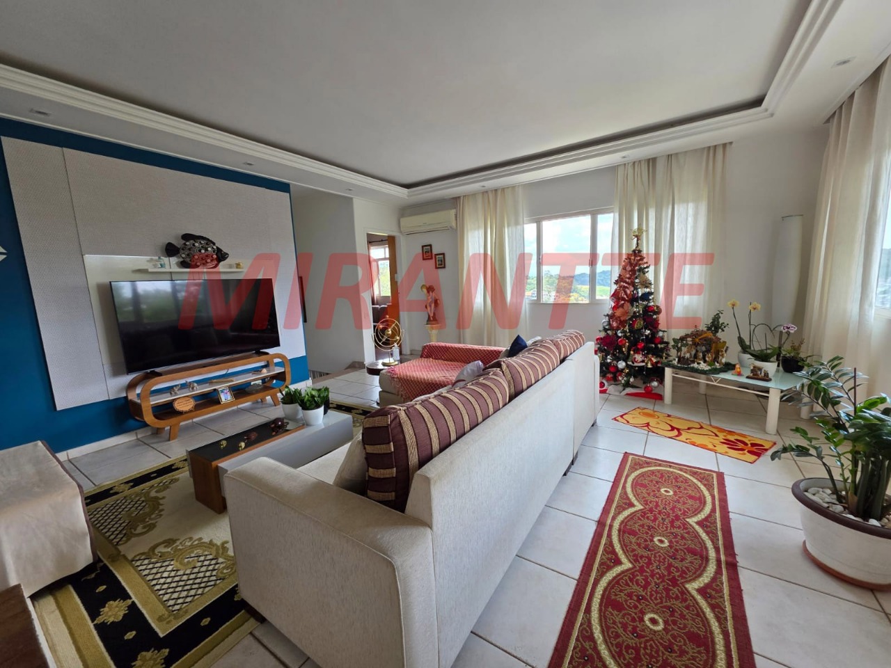 Cond. fechado de 282m² com 3 quartos em Vila Irmaos Arnoni
