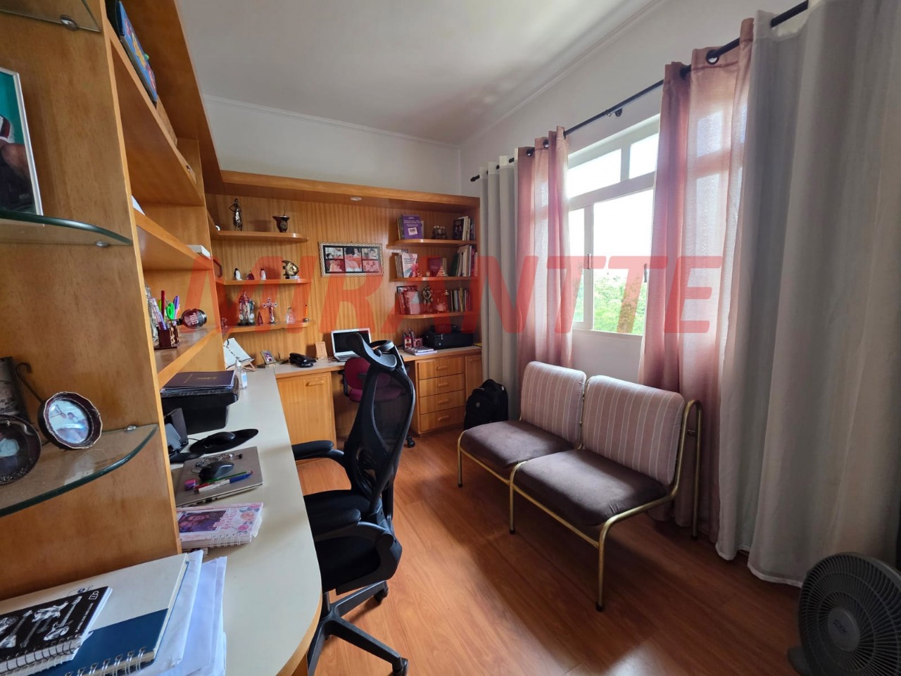 Cond. fechado de 282m² com 3 quartos em Vila Irmaos Arnoni