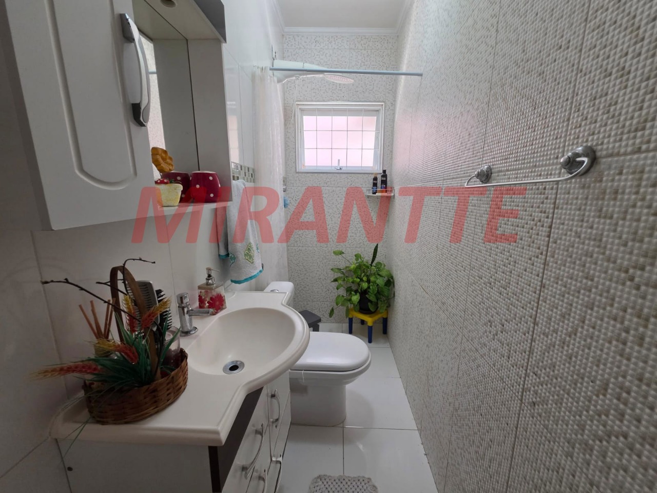Cond. fechado de 282m² com 3 quartos em Vila Irmaos Arnoni