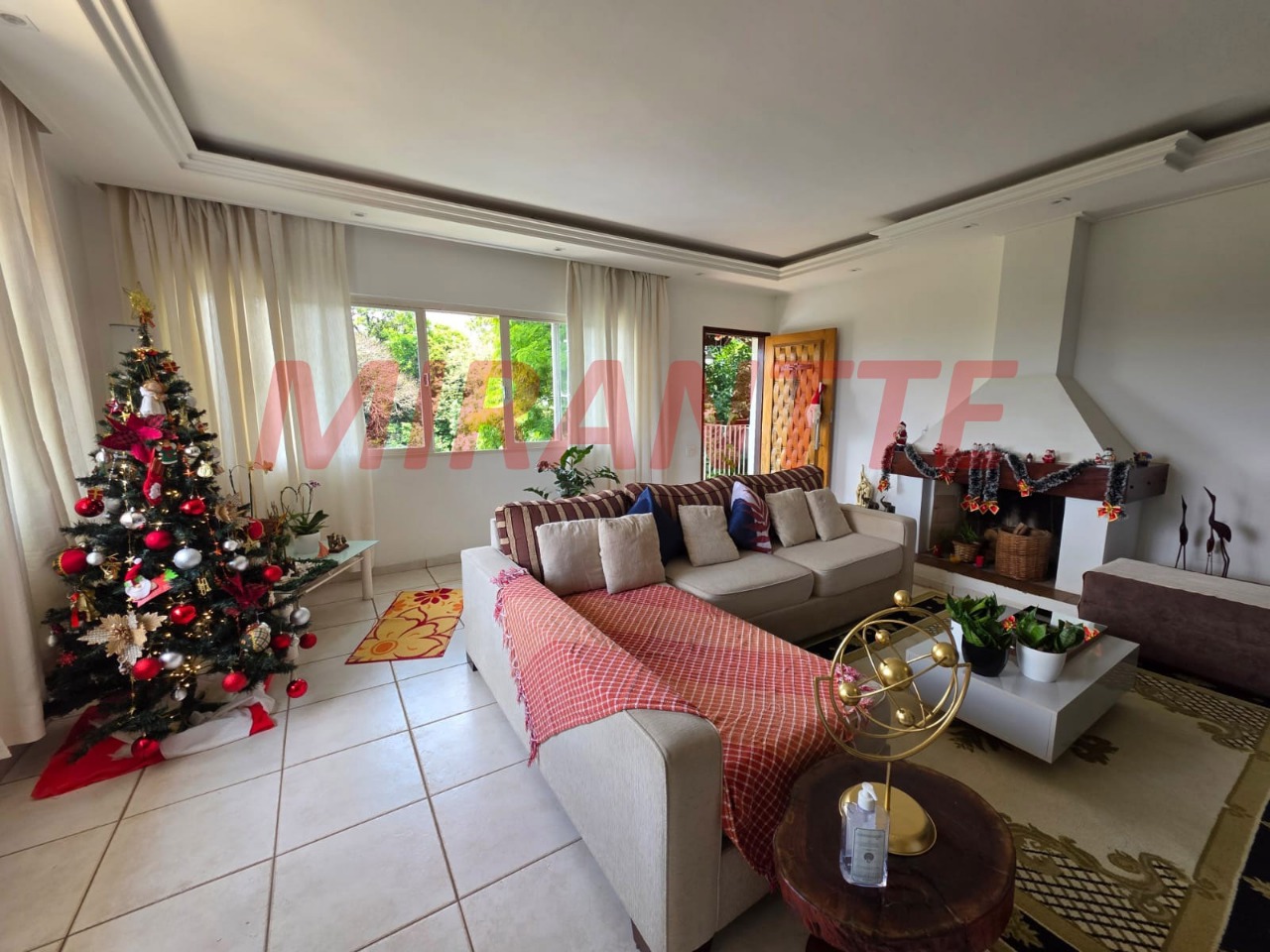 Cond. fechado de 282m² com 3 quartos em Vila Irmaos Arnoni