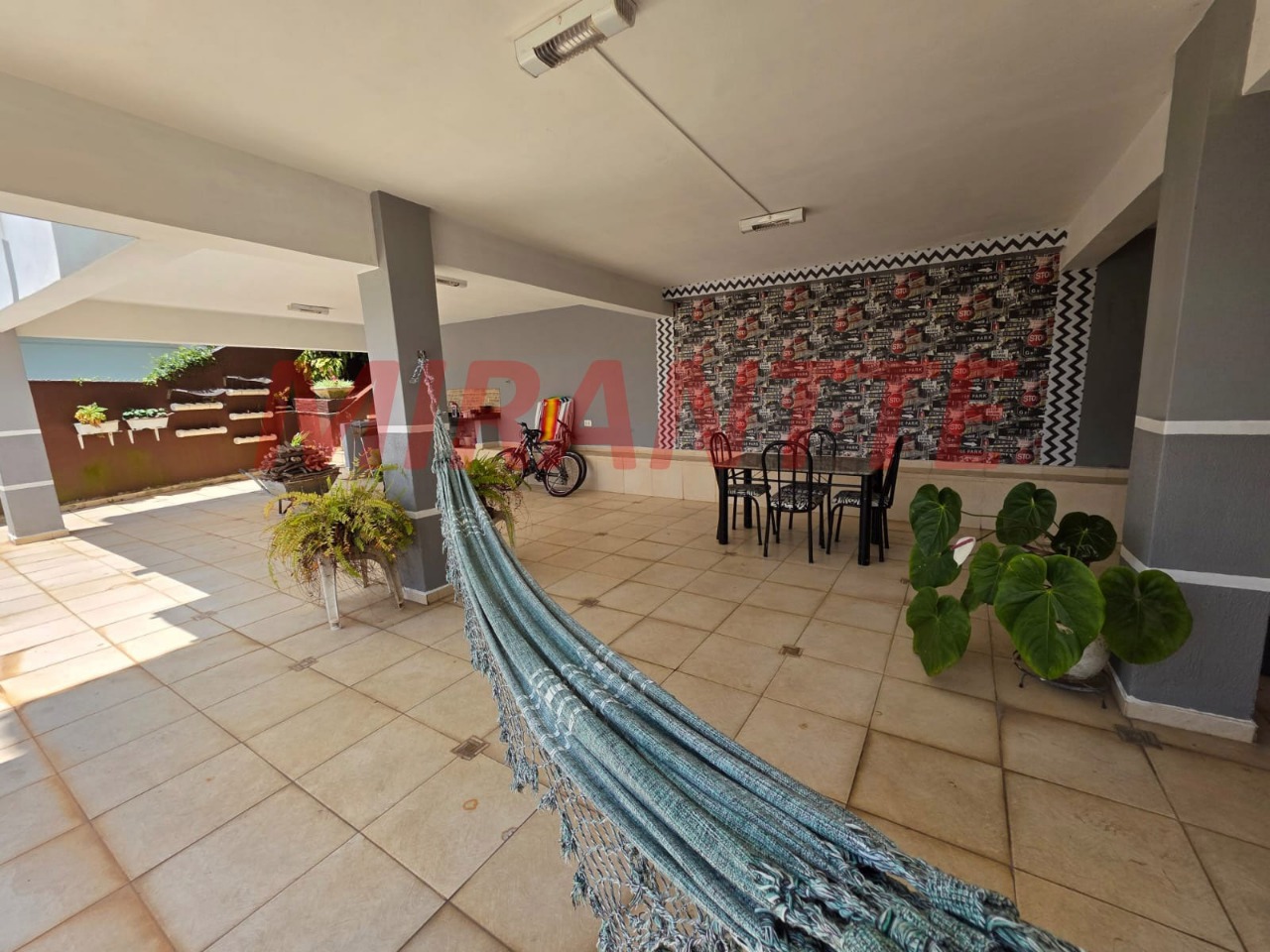 Cond. fechado de 282m² com 3 quartos em Vila Irmaos Arnoni