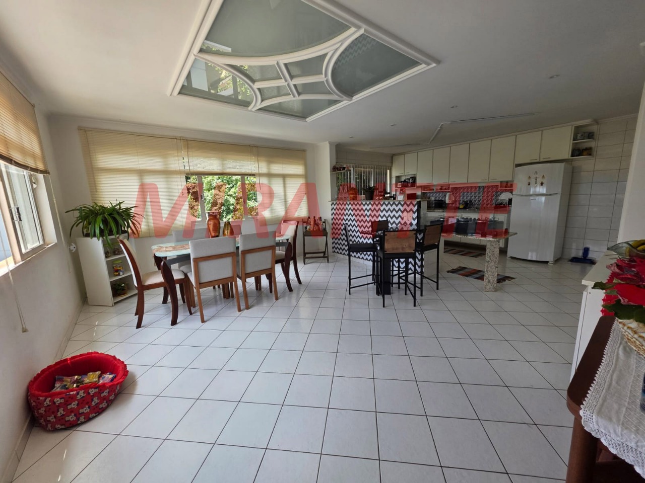 Cond. fechado de 282m² com 3 quartos em Vila Irmaos Arnoni