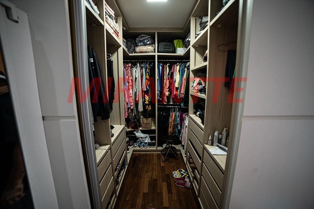 Sobrado de 400m² com 3 quartos em Jardim Floresta