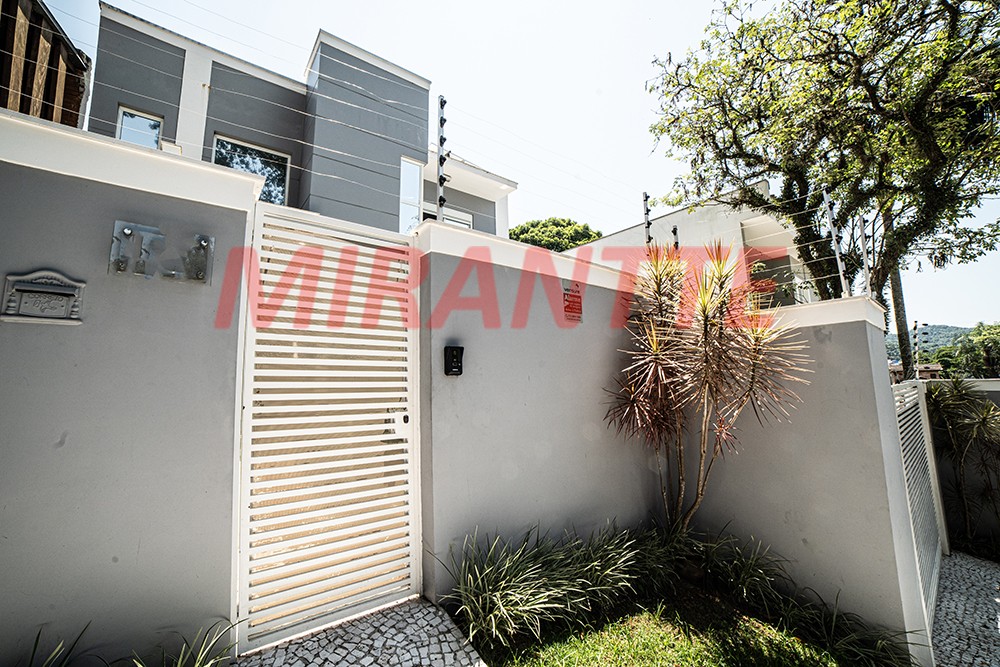 Sobrado de 400m² com 3 quartos em Jardim Floresta