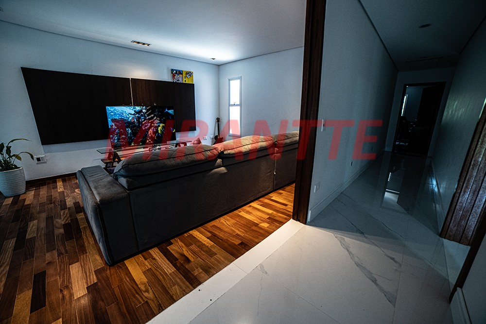 Sobrado de 400m² com 3 quartos em Jardim Floresta