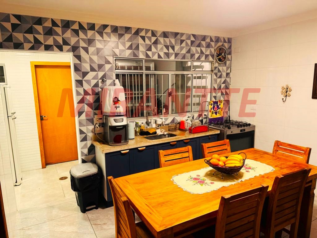 Sobrado de 143m² com 4 quartos em Parque Casa De Pedra