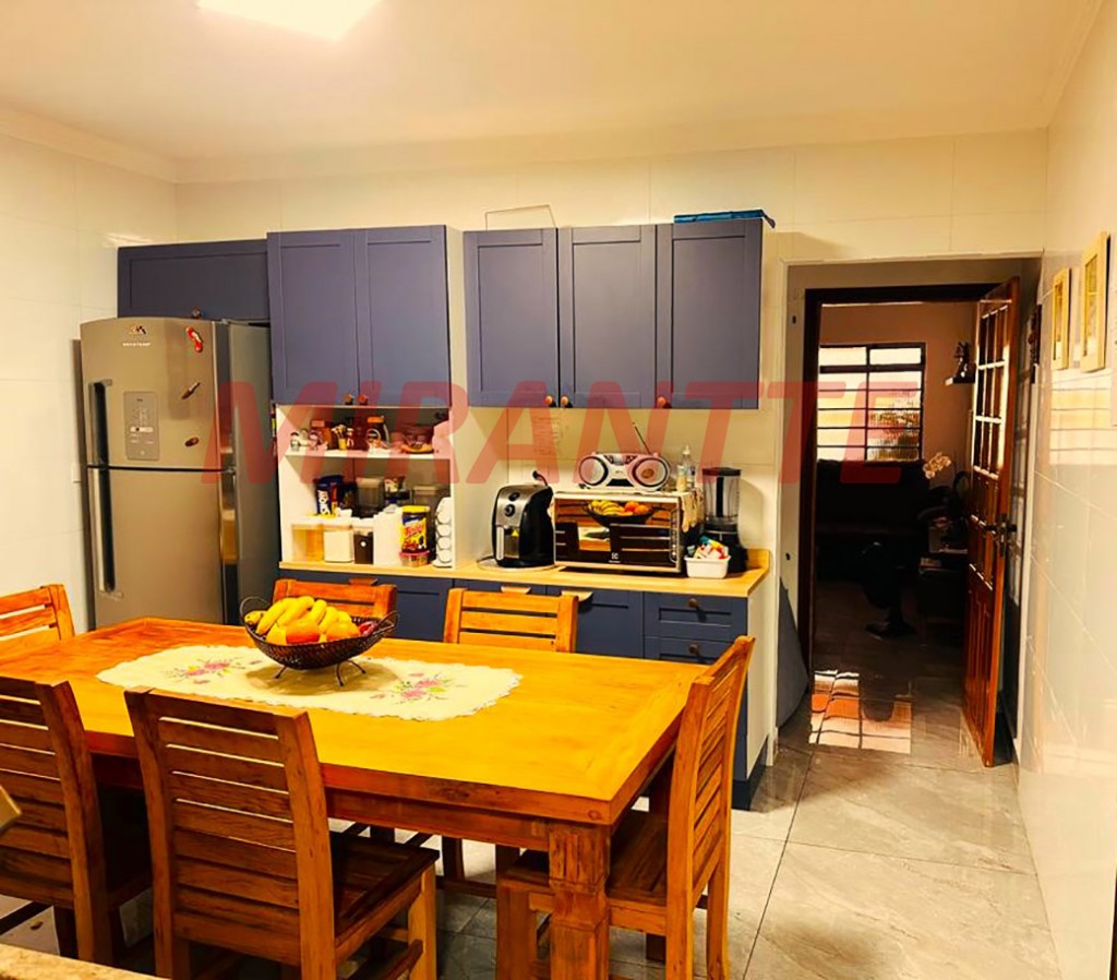 Sobrado de 143m² com 4 quartos em Parque Casa De Pedra