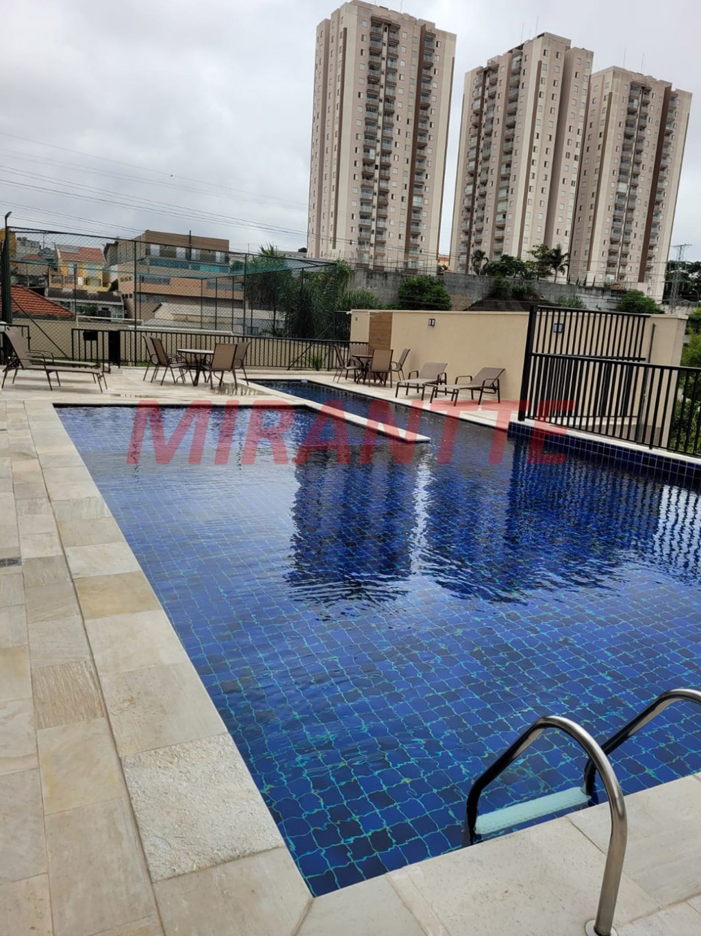 Apartamento de 60m² com 2 quartos em Vila Leonor