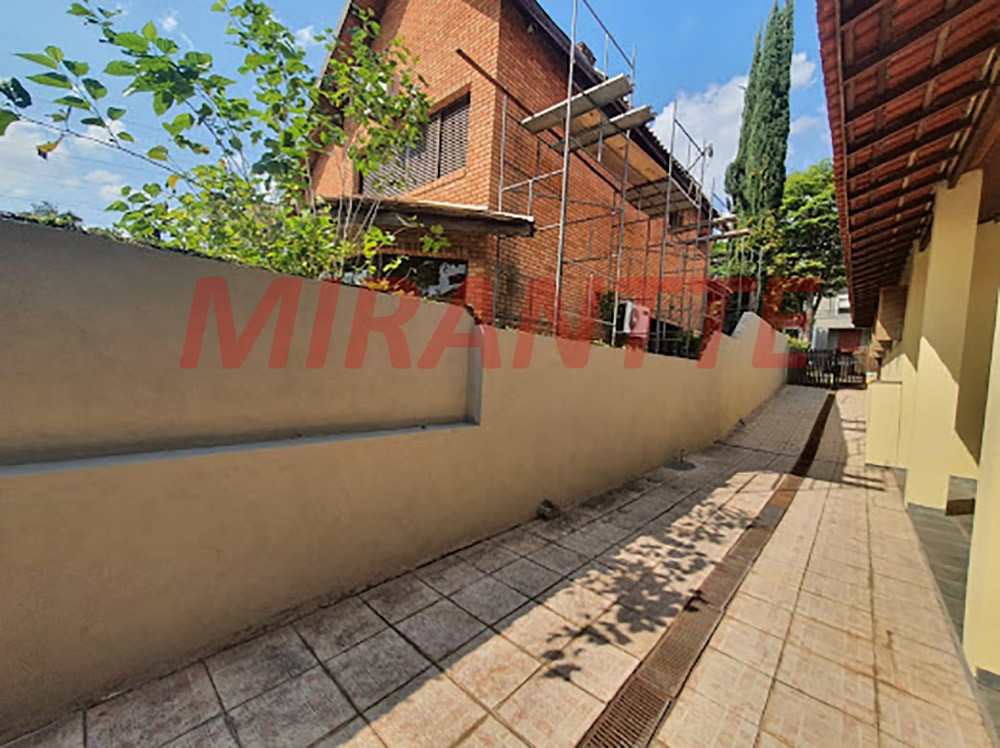 Cond. fechado de 472m² com 5 quartos em Alphaville