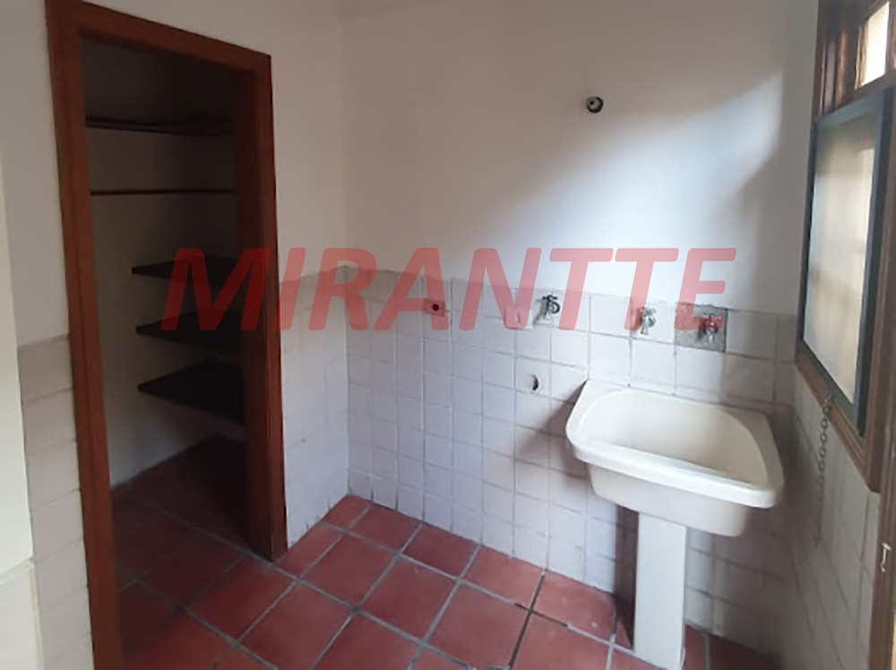 Cond. fechado de 472m² com 5 quartos em Alphaville