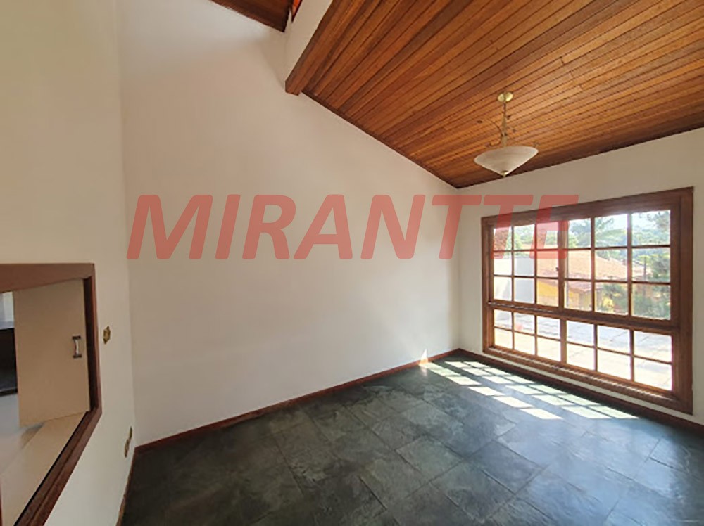 Cond. fechado de 472m² com 5 quartos em Alphaville