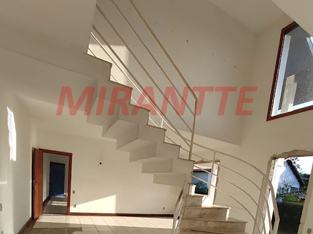Cond. fechado de 759m² com 5 quartos em Alphaville