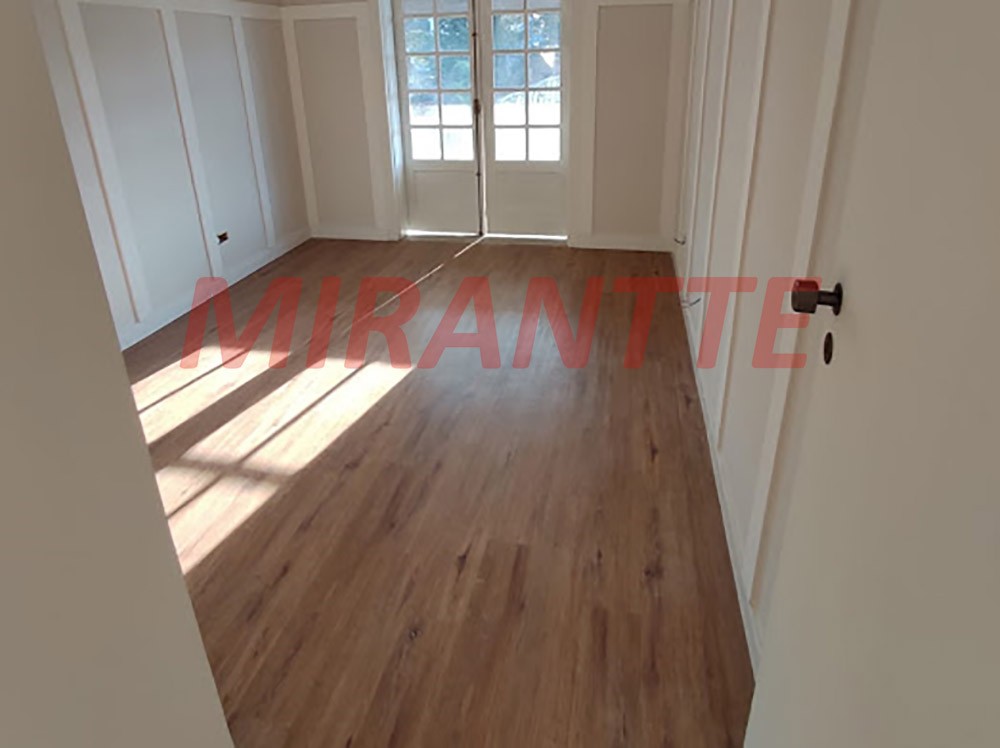 Cond. fechado de 759m² com 5 quartos em Alphaville