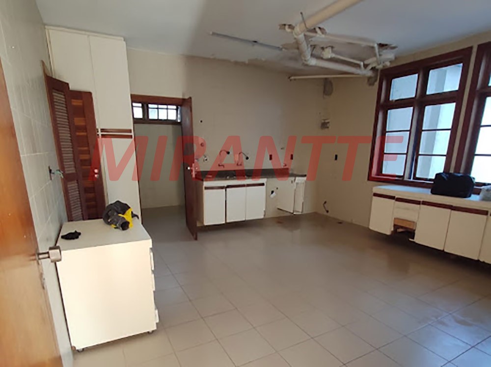 Cond. fechado de 759m² com 5 quartos em Alphaville