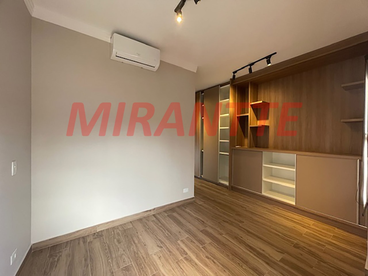 Sobrado de 189m² com 2 quartos em Jardim São Paulo