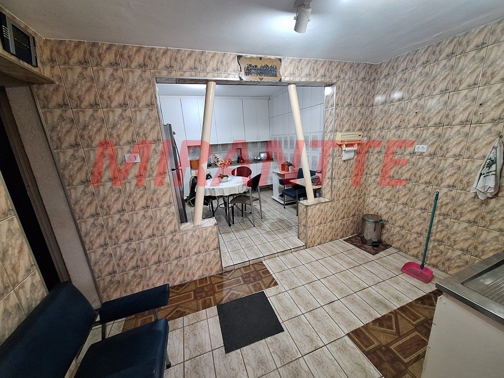 Sobrado de 180m² com 4 quartos em Vila Dionisia