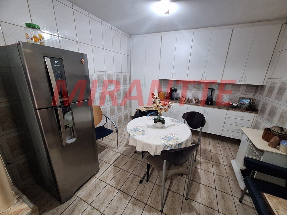Sobrado de 180m² com 4 quartos em Vila Dionisia