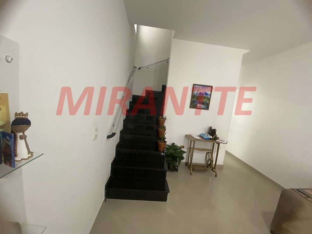 Sobrado de 105m² com 3 quartos em Vila Barros