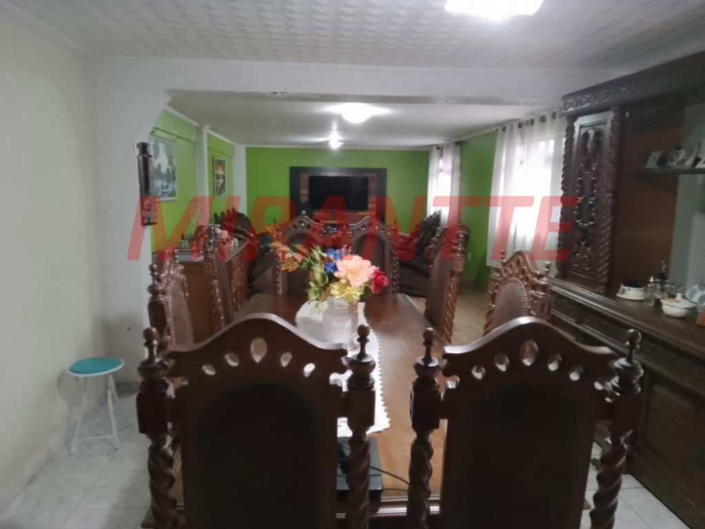 Casa terrea de 180m² com 4 quartos em Água Fria