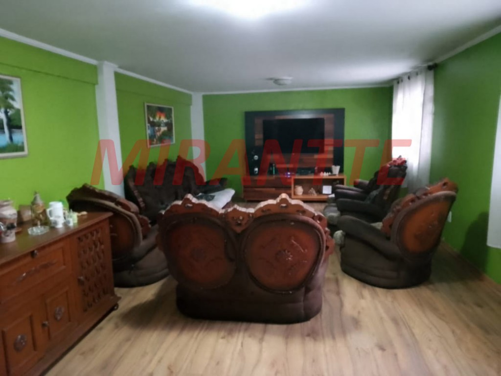 Casa terrea de 180m² com 4 quartos em Água Fria
