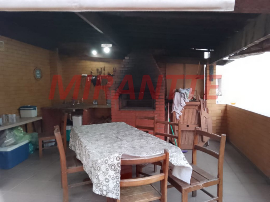 Casa terrea de 180m² com 4 quartos em Água Fria