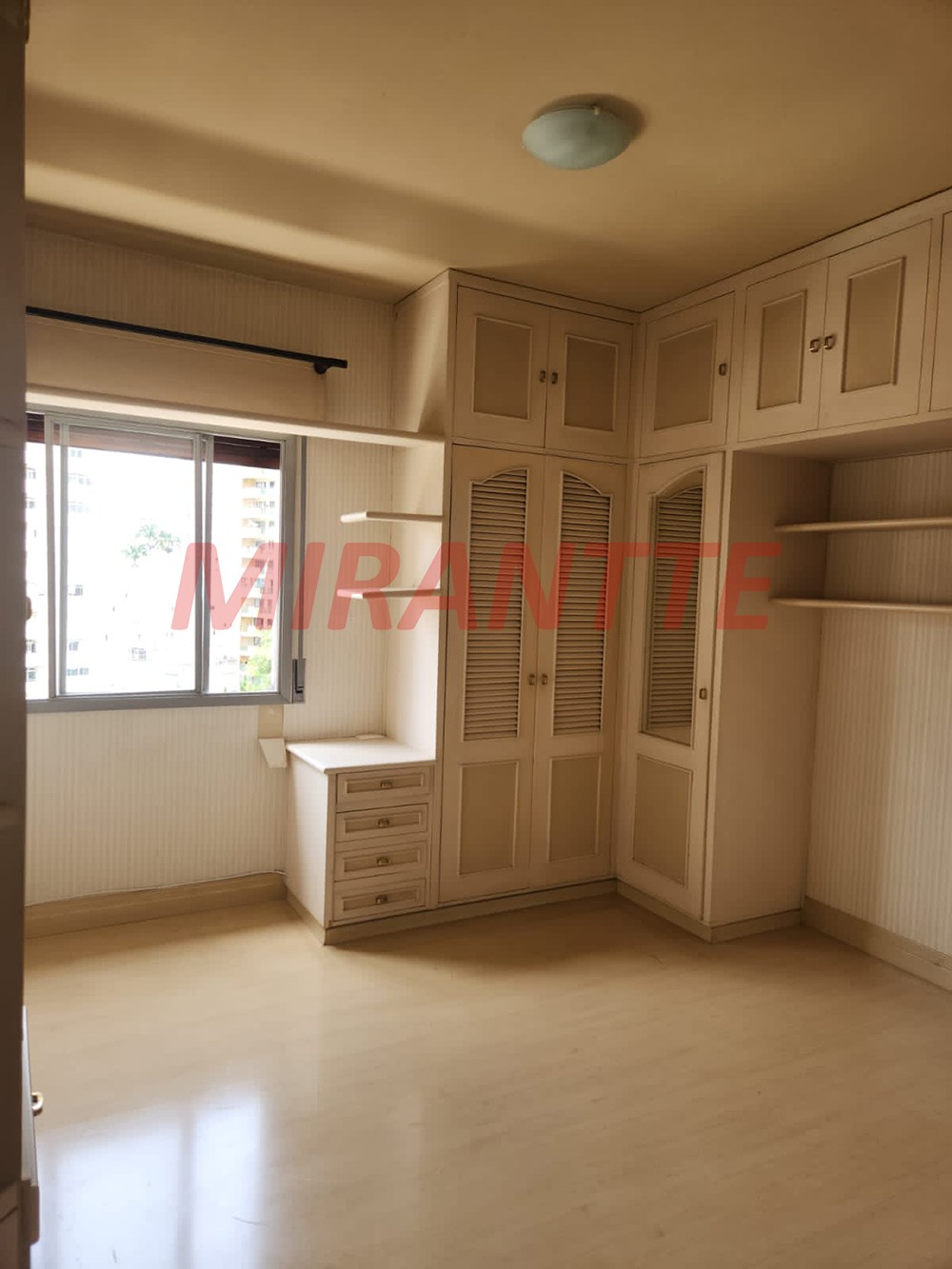 Apartamento com 3 quartos em Jardim Esplanada