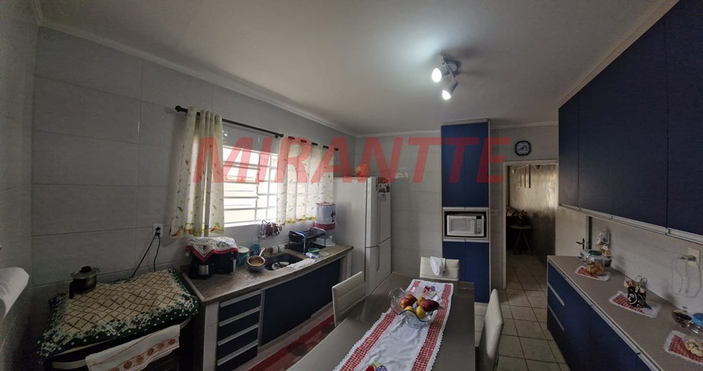 Sobrado de 152m² com 3 quartos em Vila Mazzei