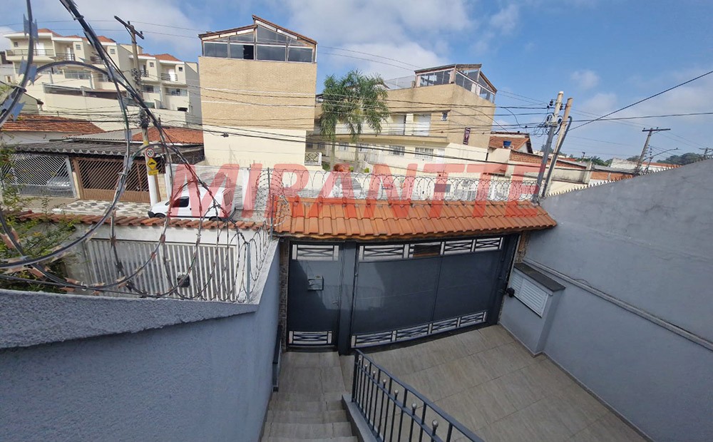 Sobrado de 152m² com 3 quartos em Vila Mazzei