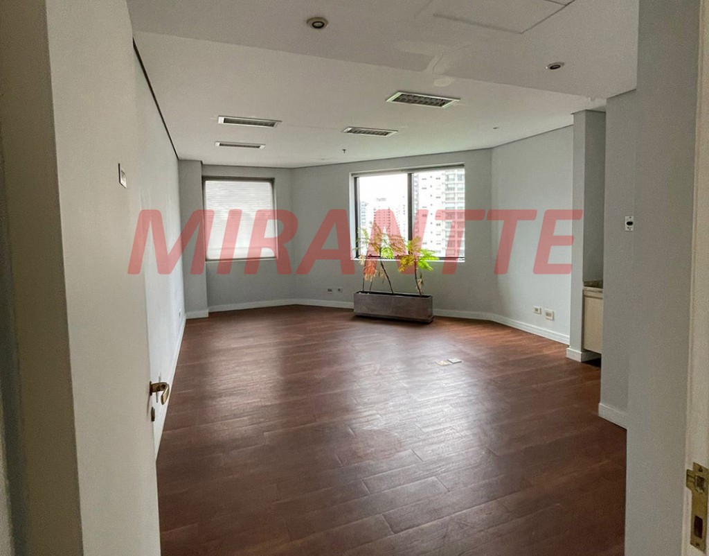 Conjunto comercial de 155m² em Cidade Monções