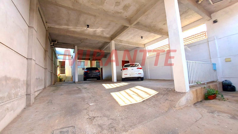 Sobrado de 369m² com 4 quartos em Vila Mazzei
