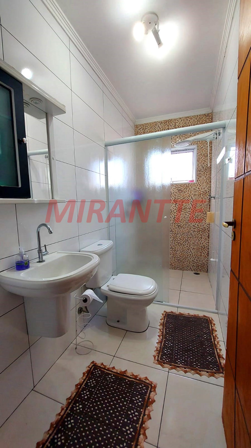 Sobrado de 369m² com 4 quartos em Vila Mazzei