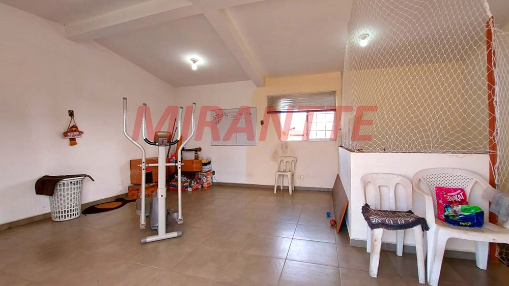 Sobrado de 369m² com 4 quartos em Vila Mazzei