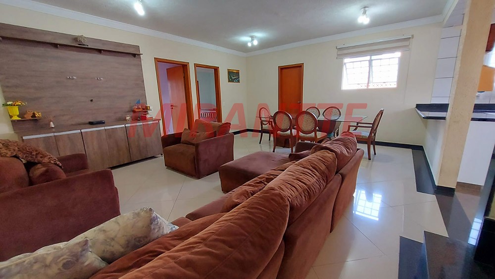 Sobrado de 369m² com 4 quartos em Vila Mazzei