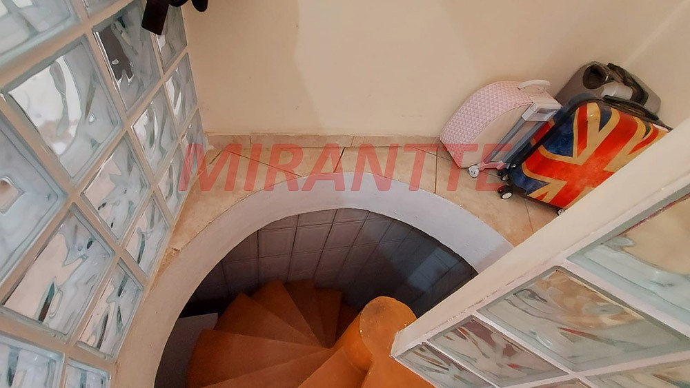 Sobrado de 369m² com 4 quartos em Vila Mazzei