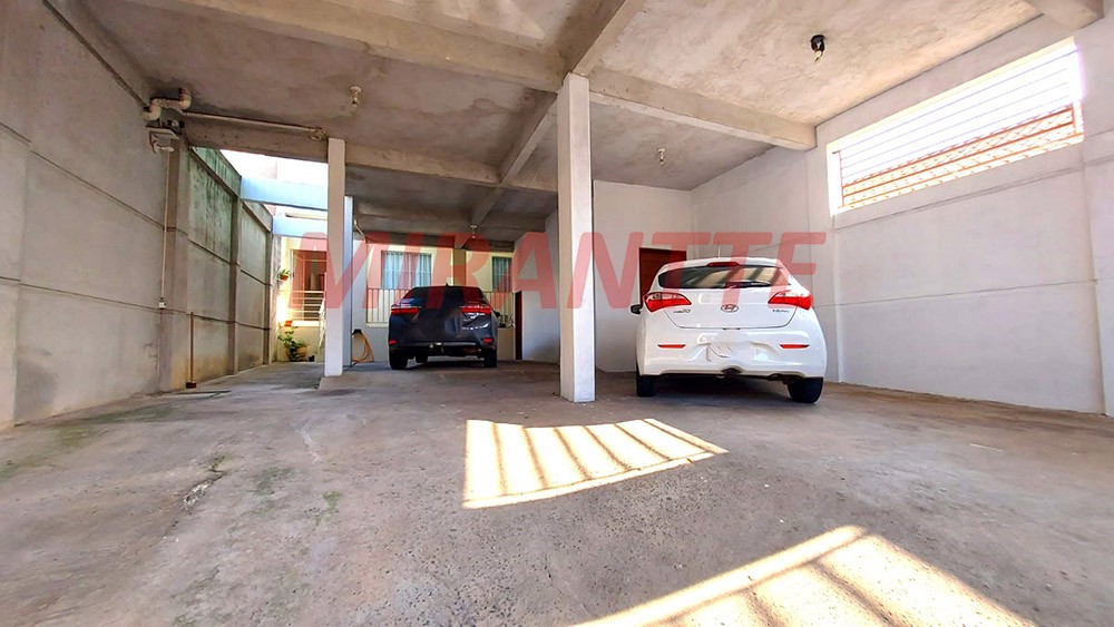 Sobrado de 369m² com 4 quartos em Vila Mazzei