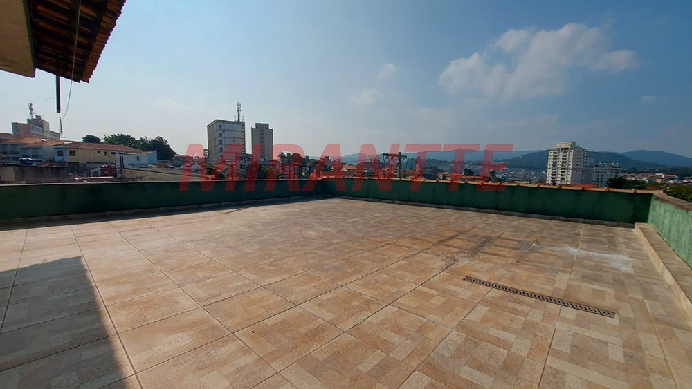 Sobrado de 369m² com 4 quartos em Vila Mazzei