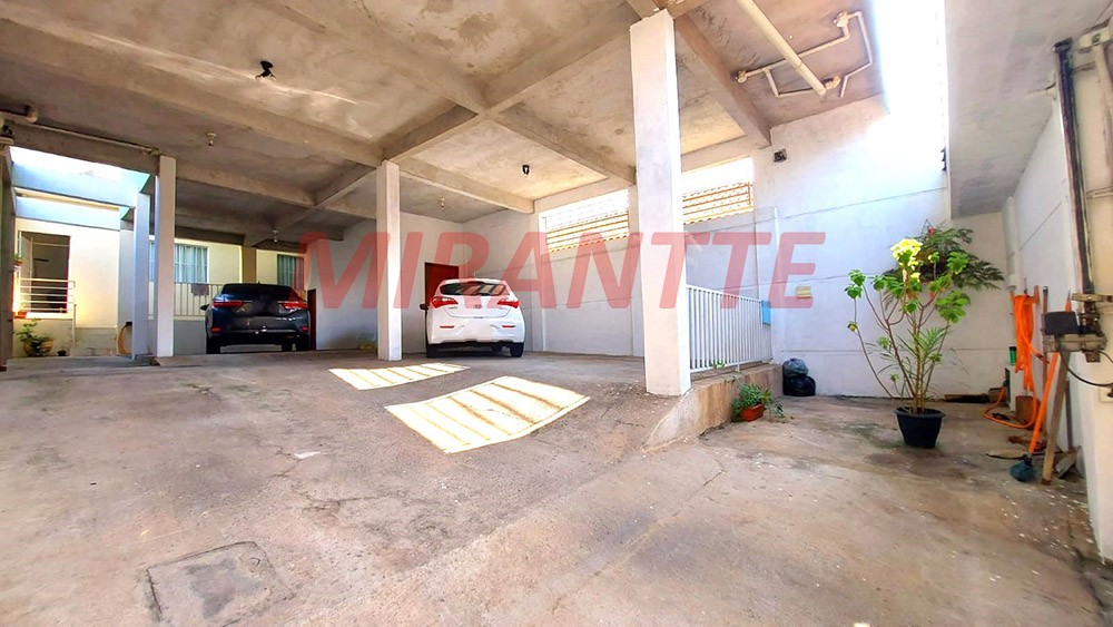Sobrado de 369m² com 4 quartos em Vila Mazzei