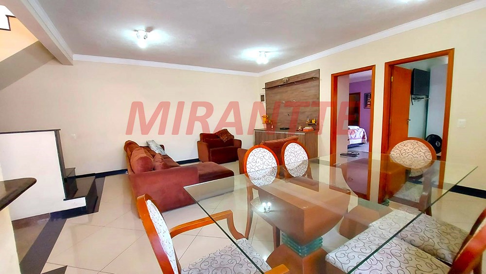Sobrado de 369m² com 4 quartos em Vila Mazzei