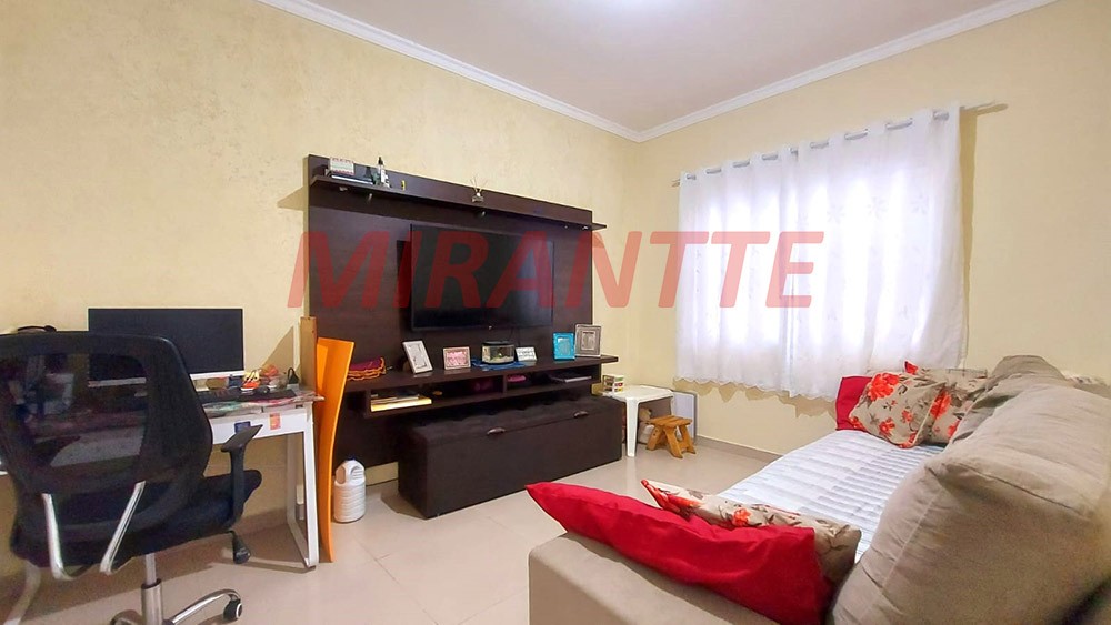 Sobrado de 369m² com 4 quartos em Vila Mazzei