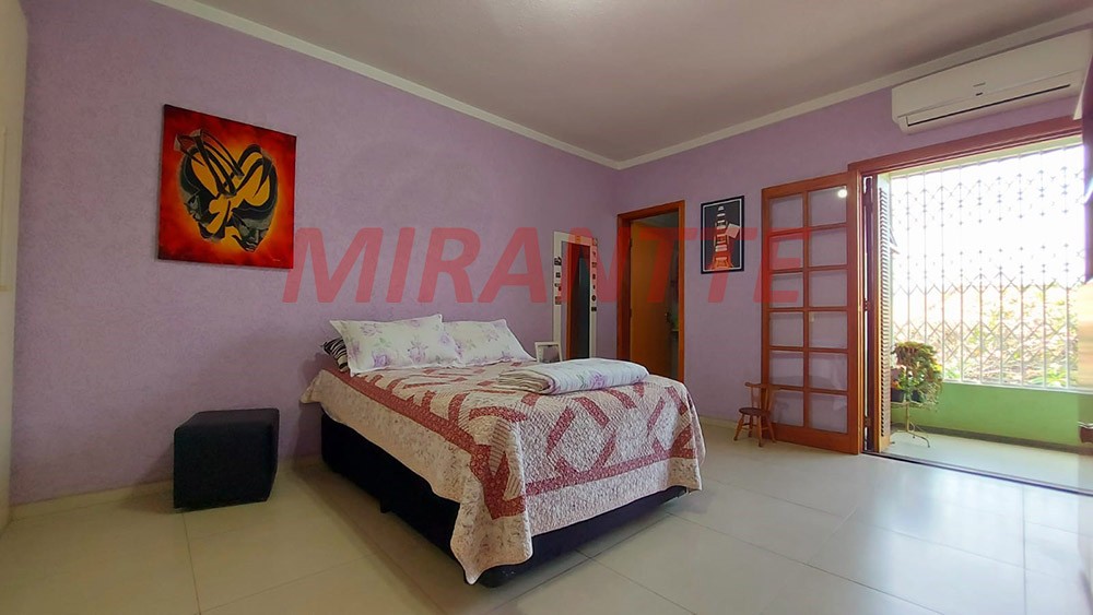 Sobrado de 369m² com 4 quartos em Vila Mazzei