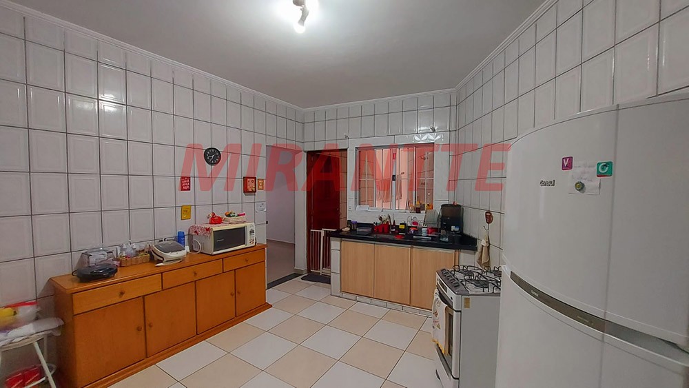 Sobrado de 369m² com 4 quartos em Vila Mazzei