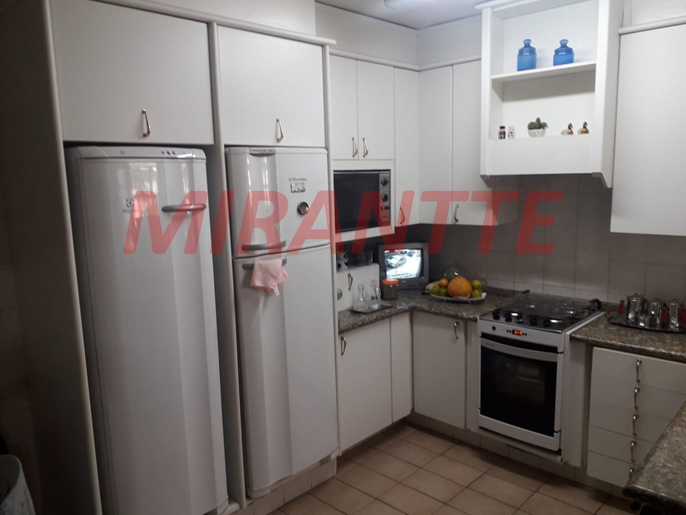 Sobrado de 196m² com 5 quartos em Vila Gustavo