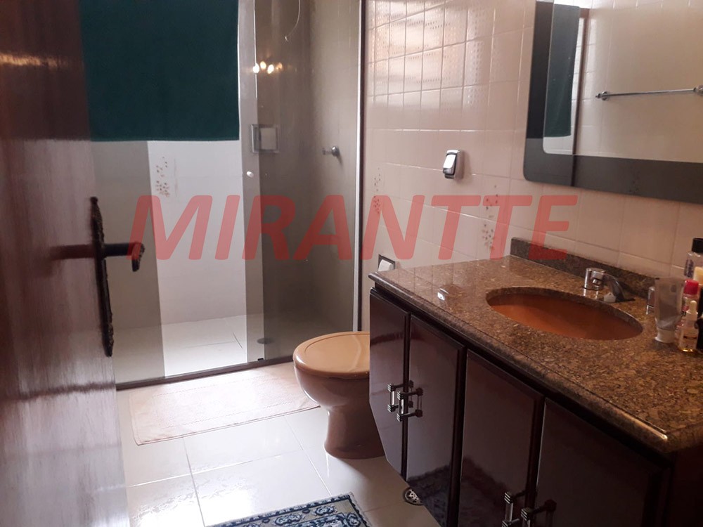 Sobrado de 196m² com 5 quartos em Vila Gustavo