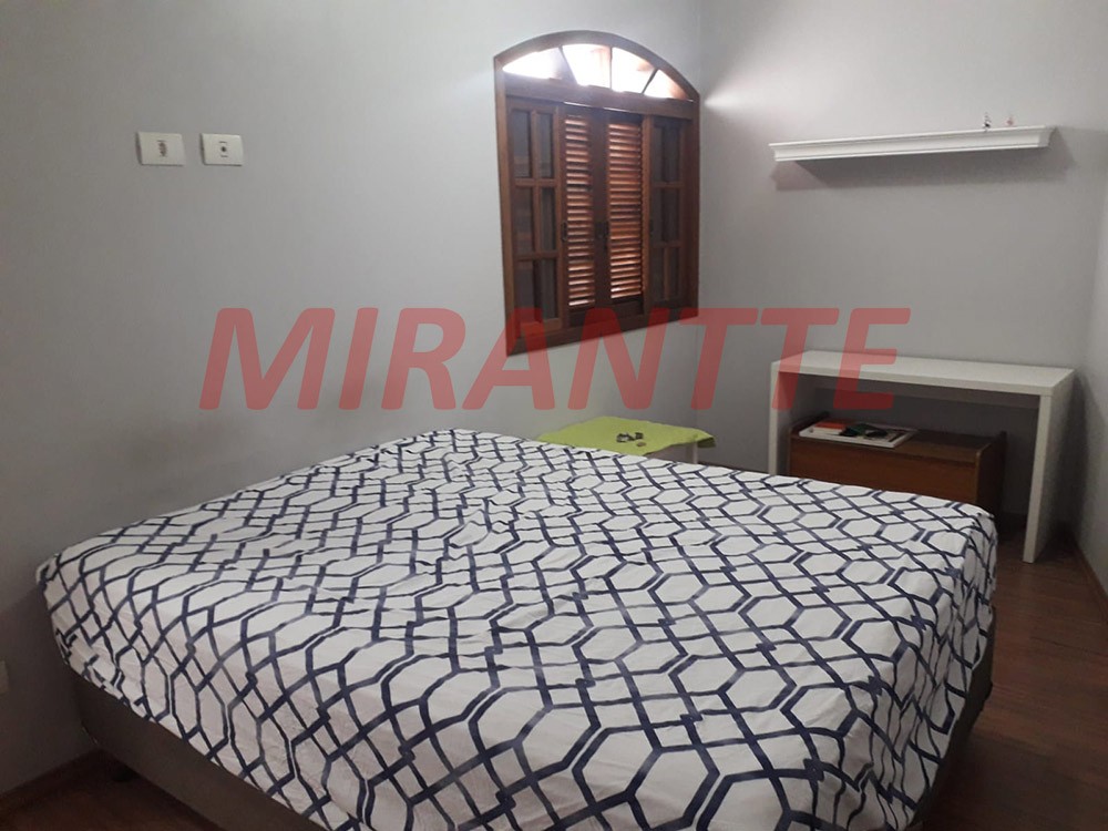 Sobrado de 196m² com 5 quartos em Vila Gustavo