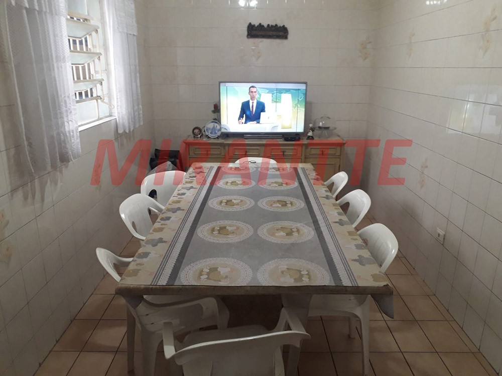 Sobrado de 196m² com 5 quartos em Vila Gustavo