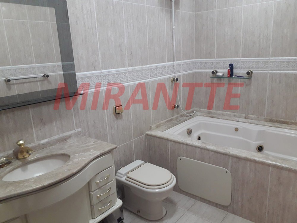Sobrado de 196m² com 5 quartos em Vila Gustavo