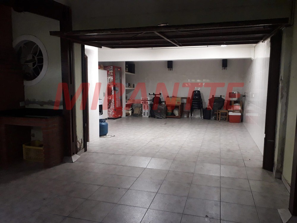 Sobrado de 196m² com 5 quartos em Vila Gustavo